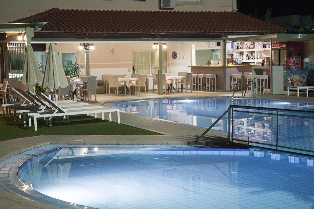 Blue Sky Apartment Agia Marina Екстериор снимка
