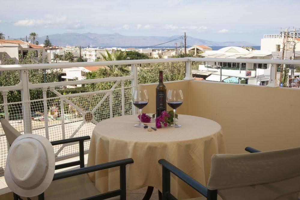 Blue Sky Apartment Agia Marina Екстериор снимка