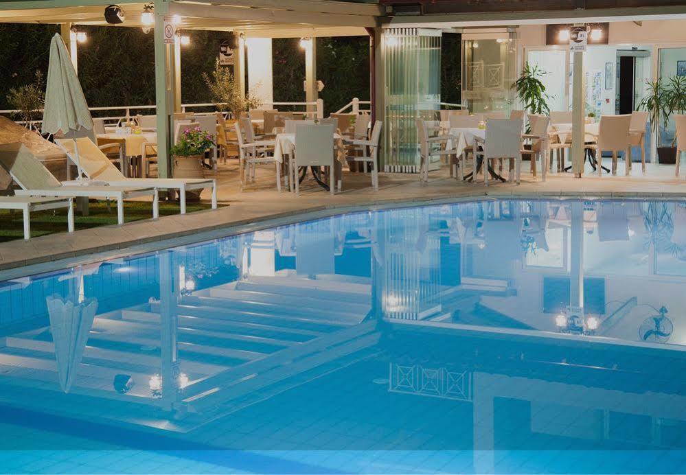 Blue Sky Apartment Agia Marina Екстериор снимка