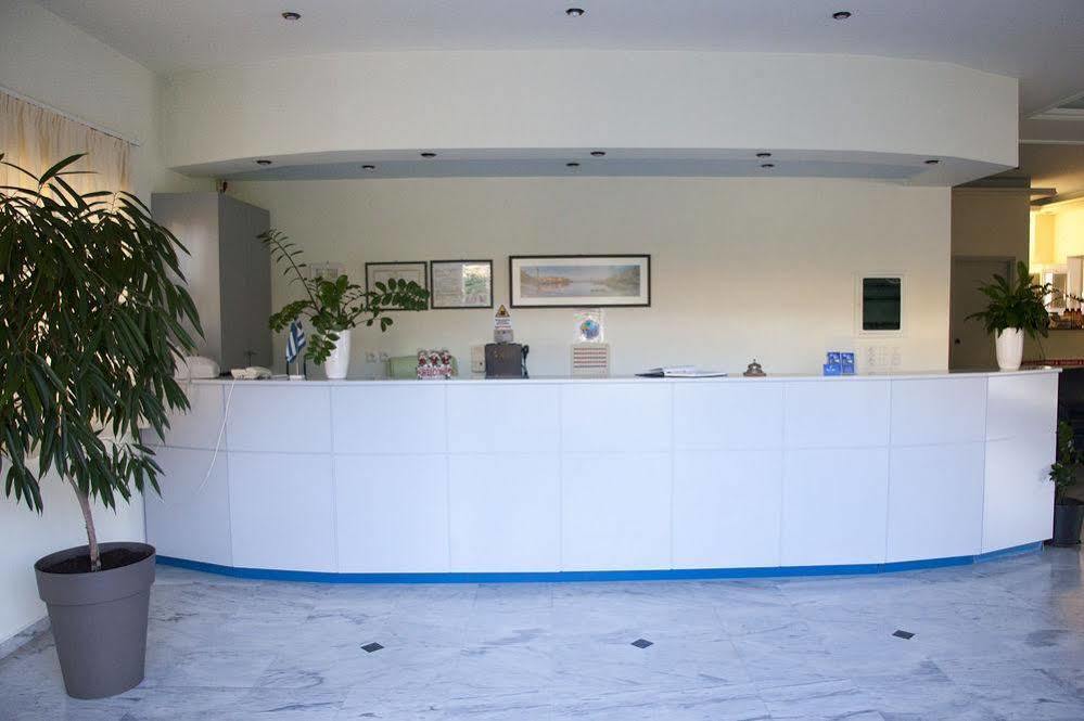 Blue Sky Apartment Agia Marina Екстериор снимка